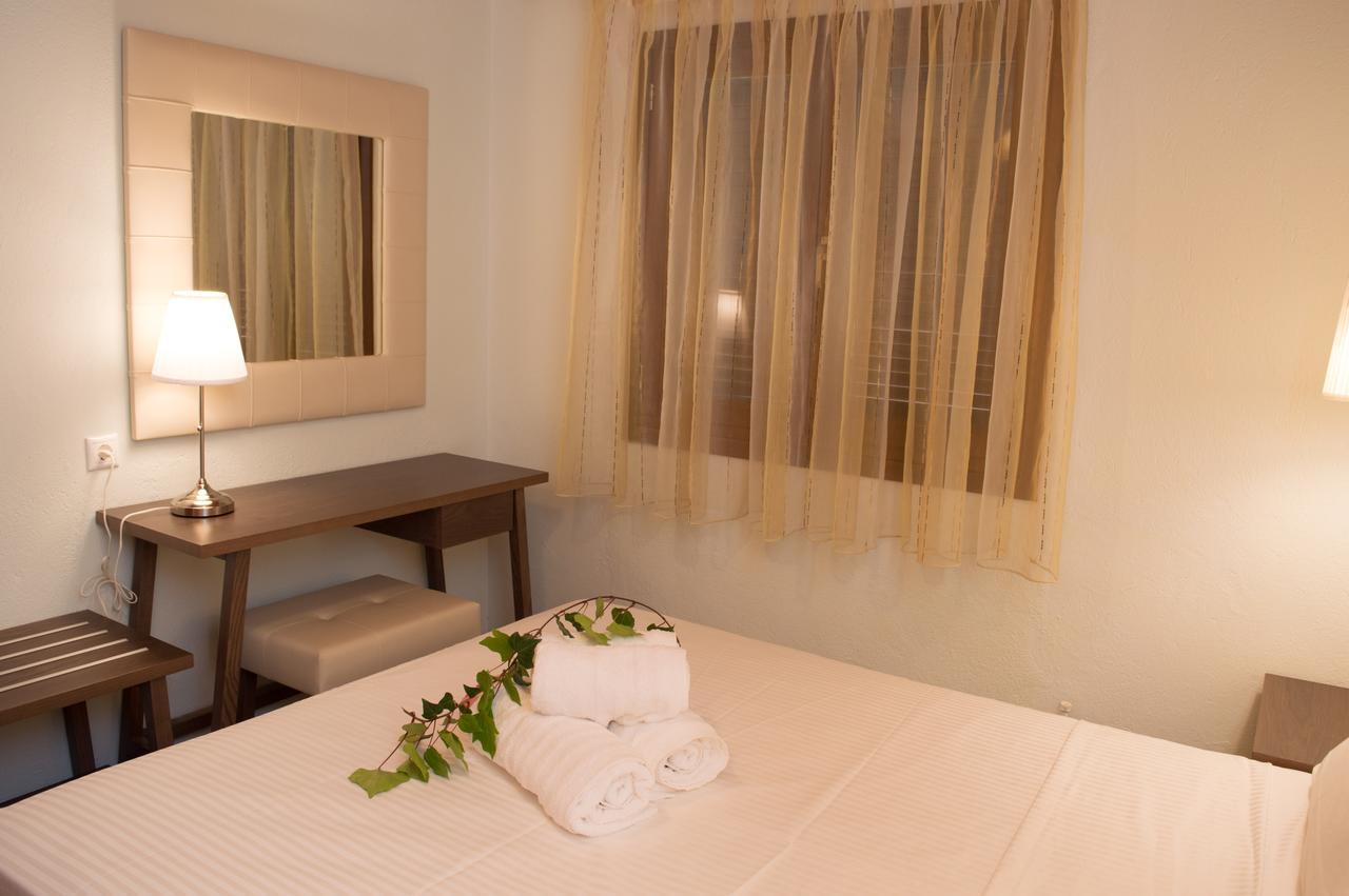 Aegialis Apartments Вурвуру Екстериор снимка