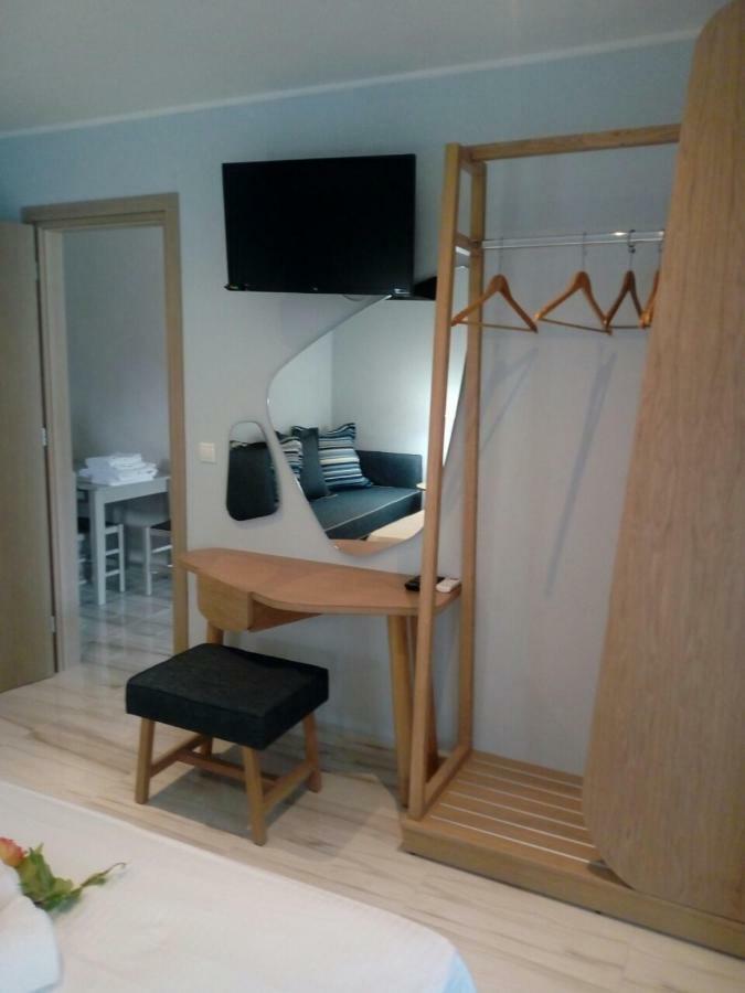 Aegialis Apartments Вурвуру Екстериор снимка